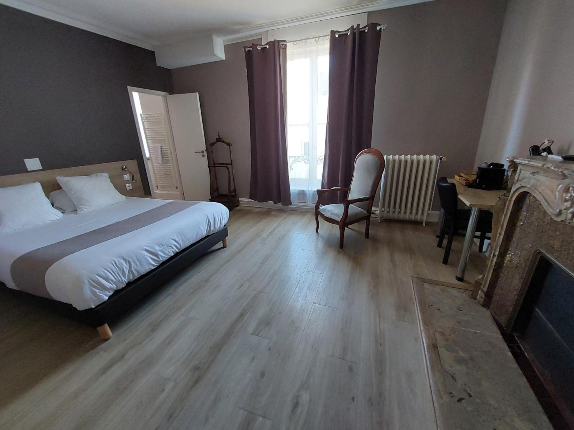 Logis Auberge Des Voyageurs Vandieres  Eksteriør billede
